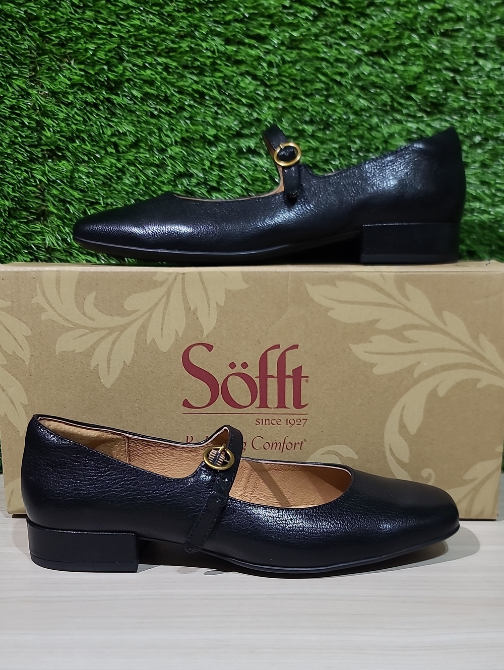 Sofft Elsey Leather Flats - Black / US Women's 7 New